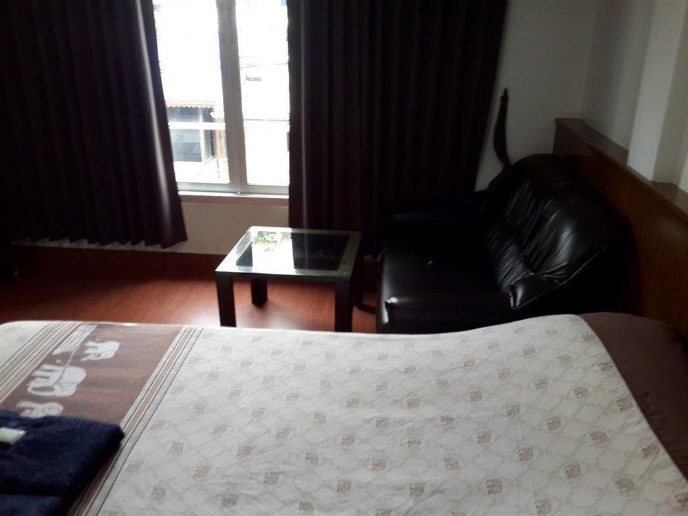 בנגקוק Orchid Inn מראה חיצוני תמונה